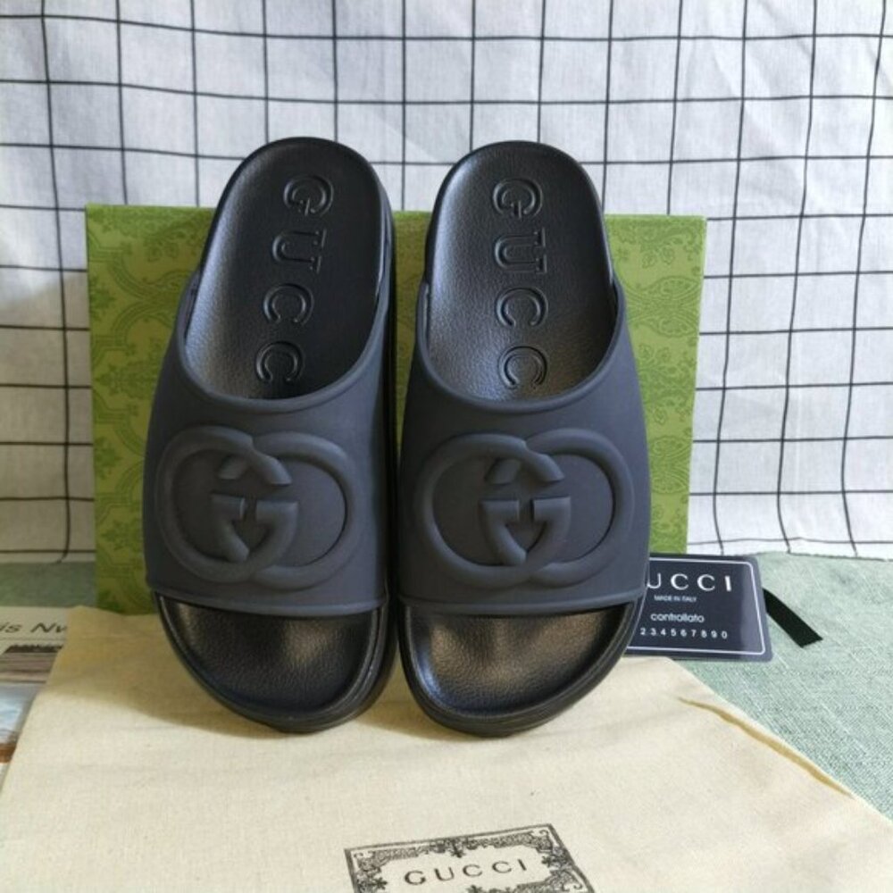Gucci Women‘s Black interlock G Platform Sandals - Picture 6 of 6